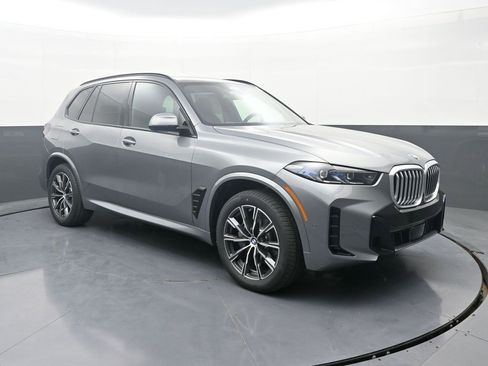 New 2026 BMW X5 xDrive40i w/ M Sport Package image 3