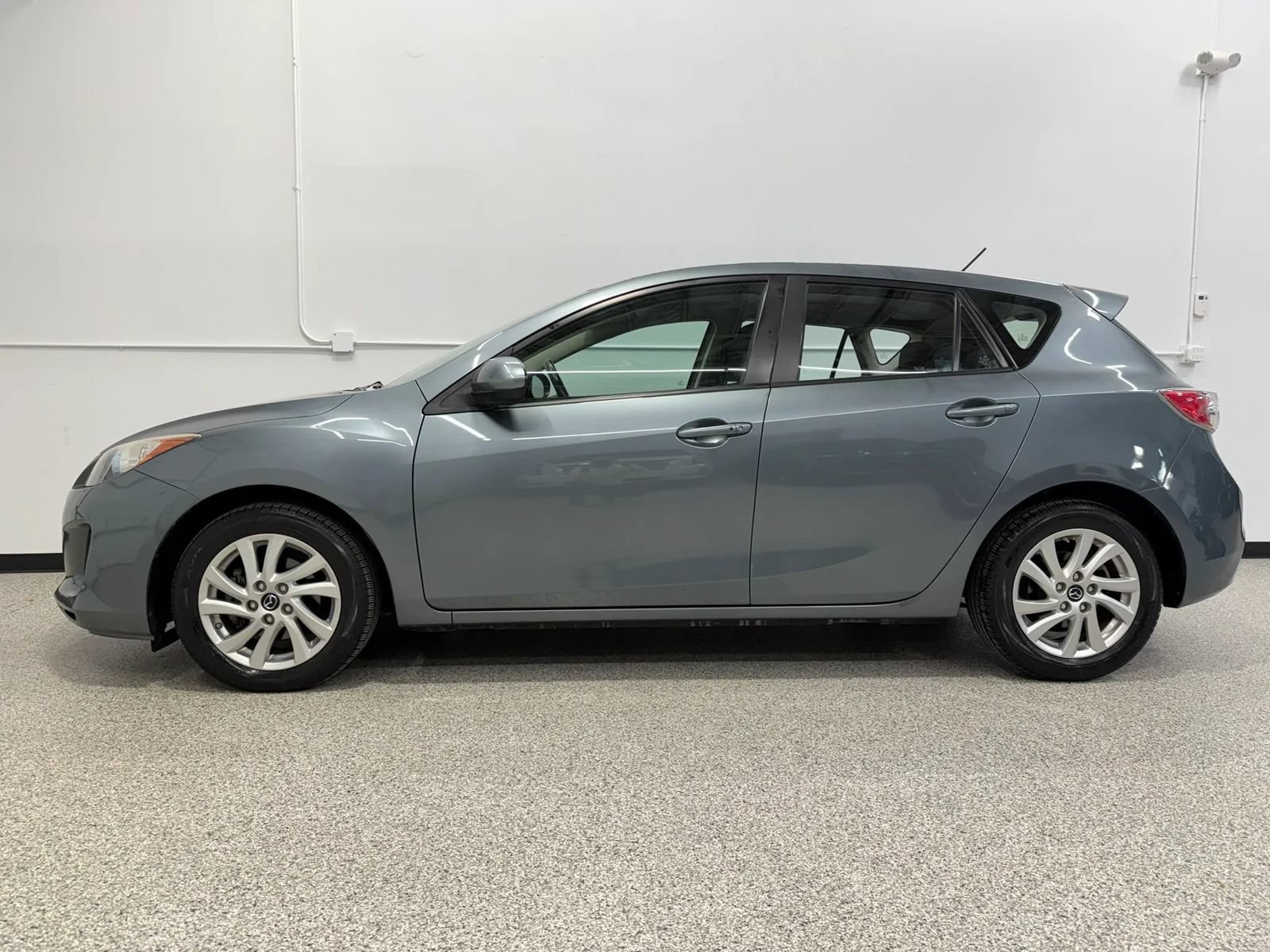 Used 2013 MAZDA MAZDA3 i Touring FWD image 3