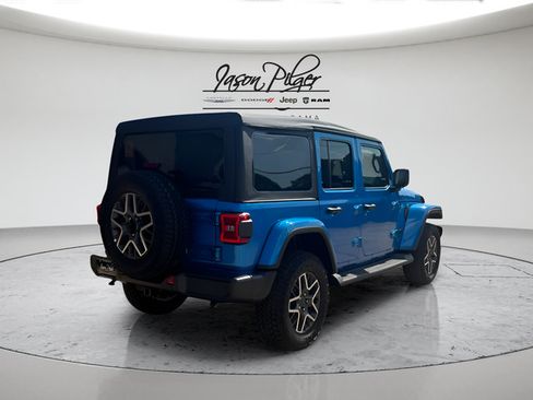 Used 2025 Jeep Wrangler Unlimited Sahara AWD/4WD image 3