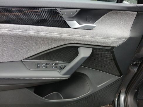 New 2025 Volkswagen Tiguan S w/ 18" Wheel Package image 11