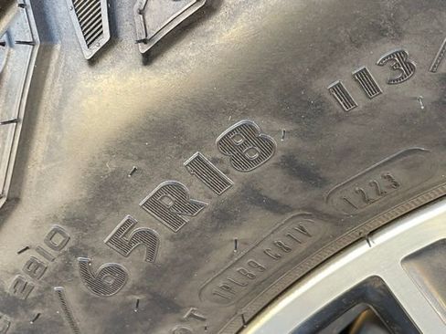 Used 2024 GMC Sierra 1500 AT4 w/ Technology Package image 7