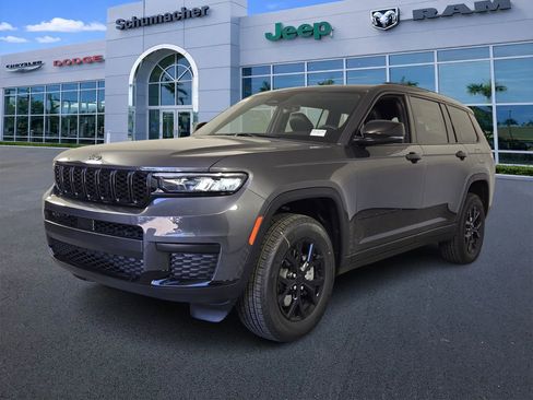 New 2025 Jeep Grand Cherokee L Laredo RWD image 4