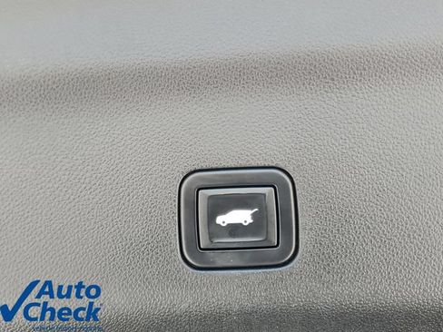 Certified 2021 Chevrolet Suburban High Country w/ Premium Package RWD image 10