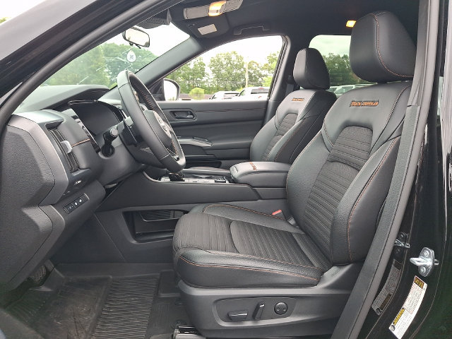 Used 2025 Nissan Pathfinder Rock Creek AWD/4WD image 2