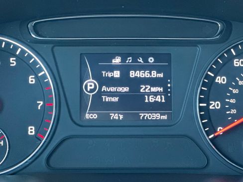 Used 2017 Kia Sorento AWD image 25