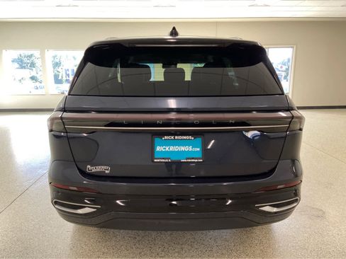 Used 2024 Lincoln Nautilus Reserve w/ Equipment Group 202A image 8