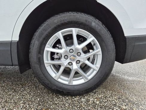 Used 2024 Chevrolet Equinox LT FWD image 9