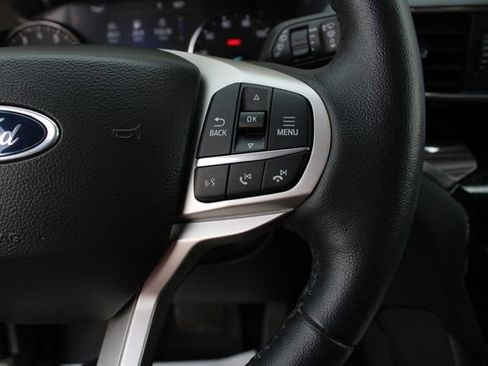 Used 2023 Ford Explorer Limited w/ Limited Technology Package image 12