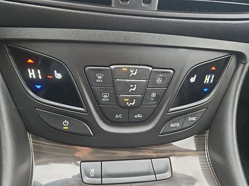 Used 2019 Buick Envision Essence image 19