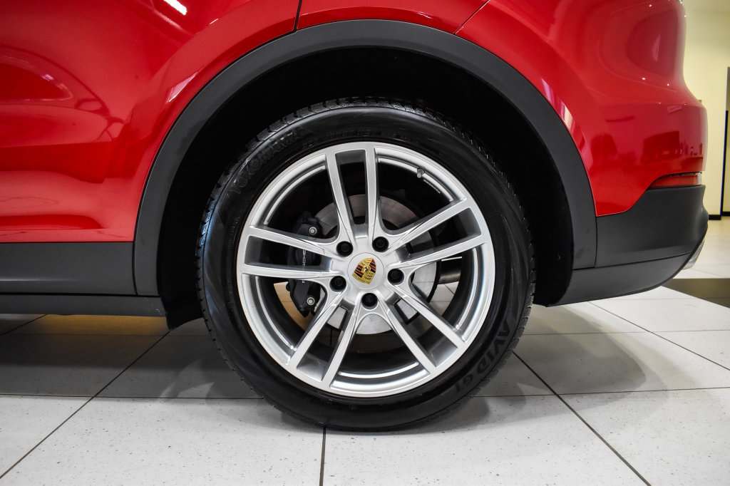 Used 2022 Porsche Cayenne AWD/4WD image 12