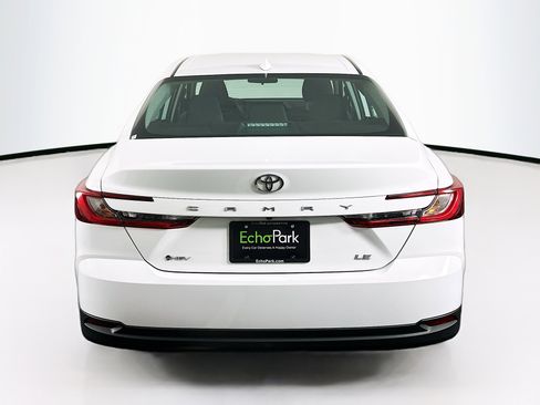 Used 2025 Toyota Camry LE image 7