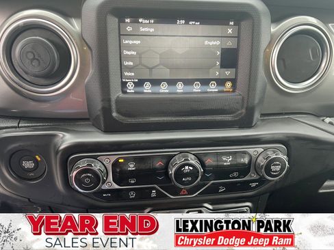 Used 2020 Jeep Wrangler Unlimited Sahara image 19
