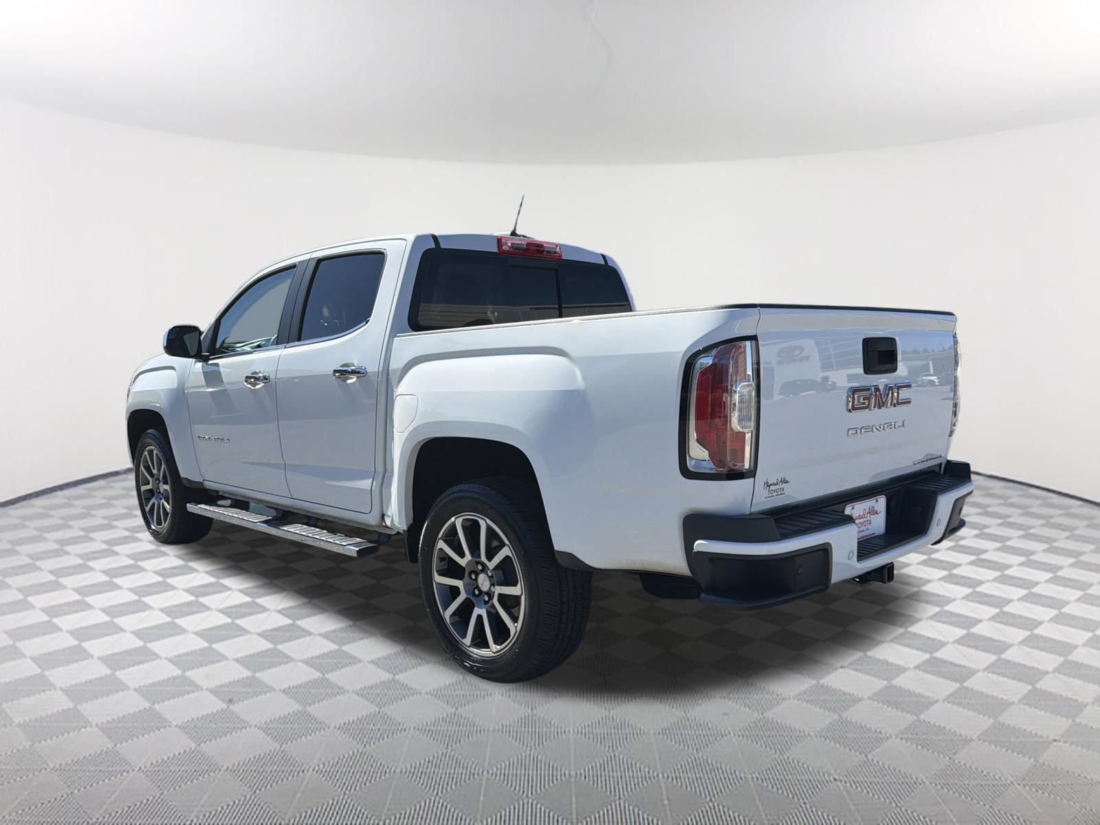Used 2021 GMC Canyon Denali RWD image 14