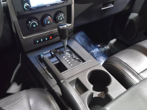 Used 2012 Jeep Liberty Sport image 29