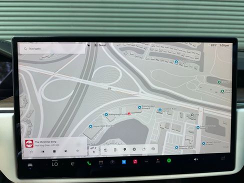 Used 2022 Tesla Model S image 25