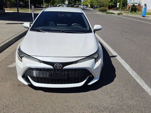 Used 2019 Toyota Corolla XSE FWD image 2