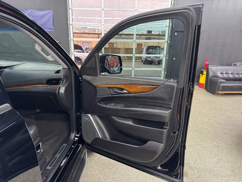 Used 2020 Cadillac Escalade ESV Luxury w/ Escalade Sport Edition AWD/4WD image 22