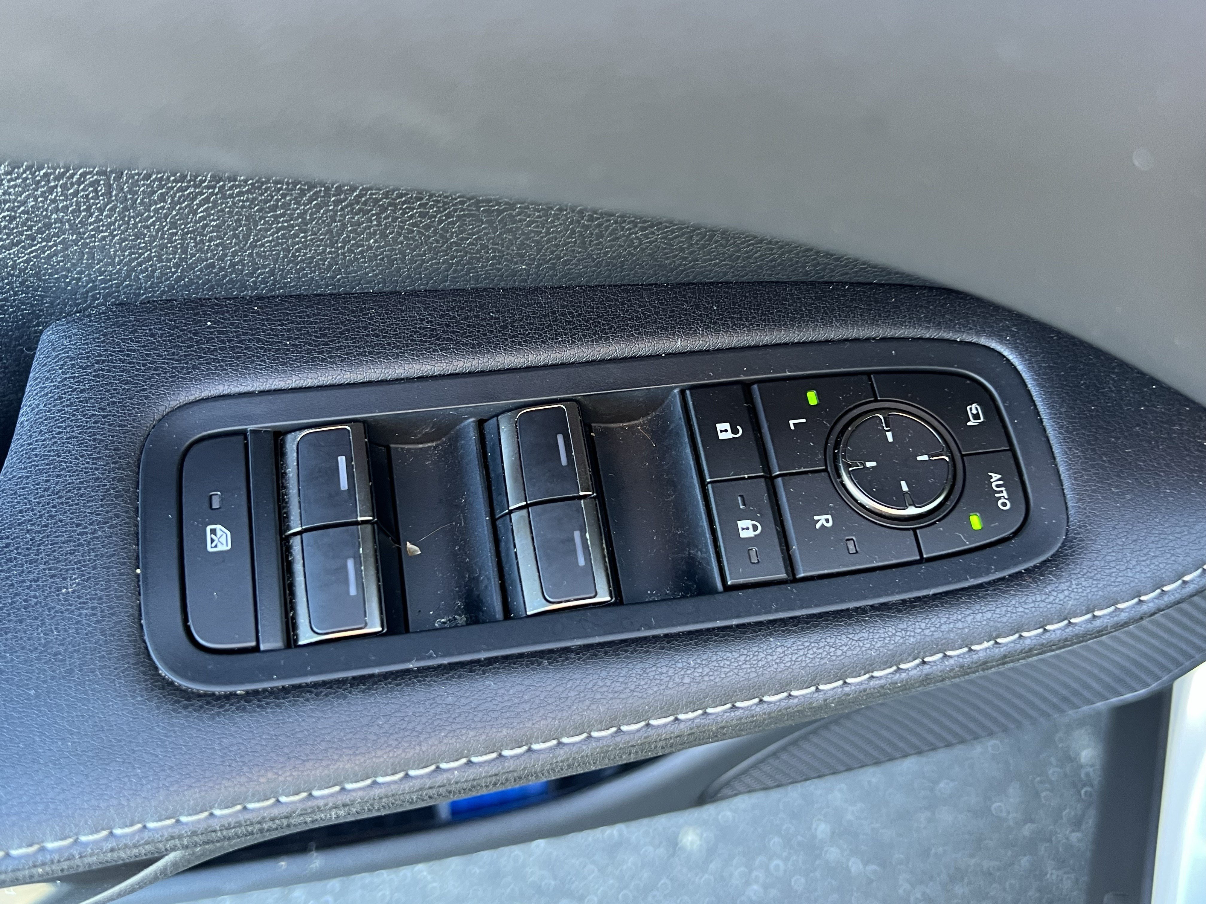 Used 2023 Lexus RX 350 FWD w/ Accessory Package image 15