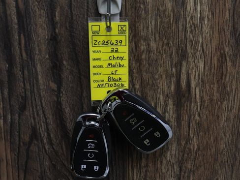 Used 2022 Chevrolet Malibu LT image 34