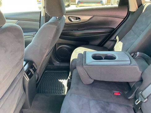 Used 2015 Nissan Rogue SV w/ SV Premium Package FWD image 13