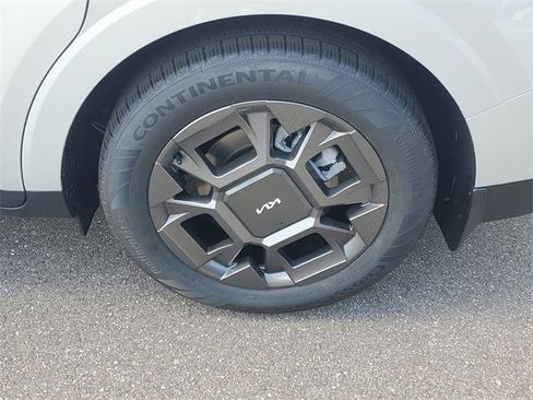 New 2026 Kia Carnival SX image 5