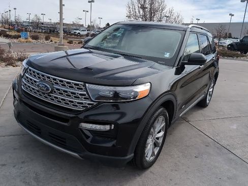 Used 2023 Ford Explorer Limited image 3