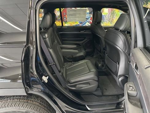 New 2025 Jeep Grand Cherokee L Limited w/ Luxury Tech Group II image 51