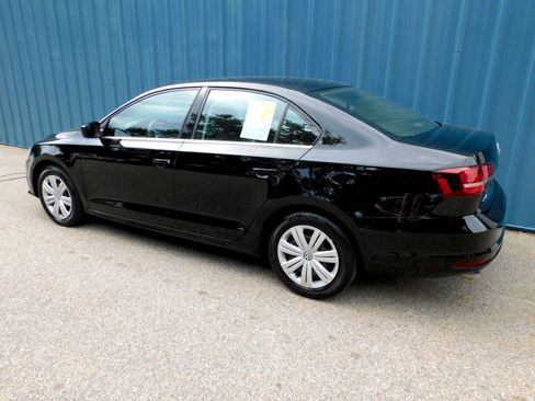 Used 2017 Volkswagen Jetta S FWD image 3