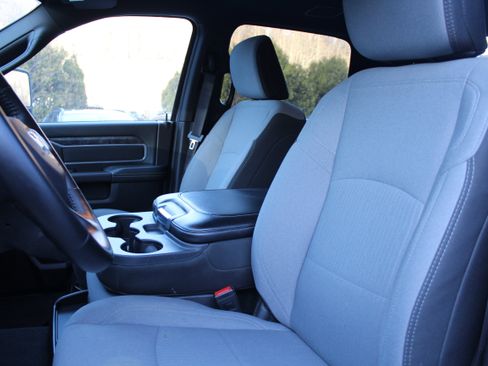 Used 2024 RAM 2500 Big Horn w/ Bed Utility Group image 14