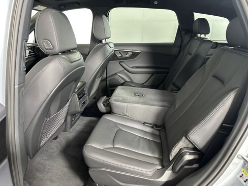 Certified 2025 Audi Q7 2.0T Premium Plus image 7