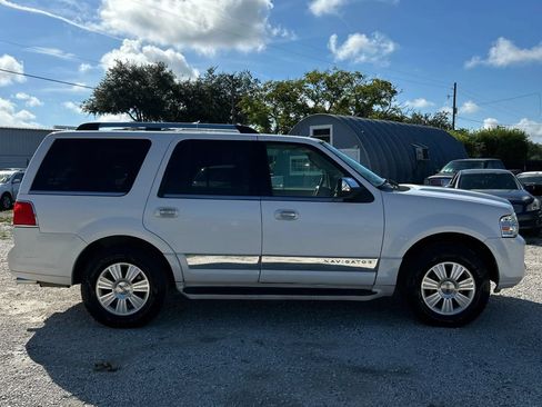 Used 2009 Lincoln Navigator 4WD image 6