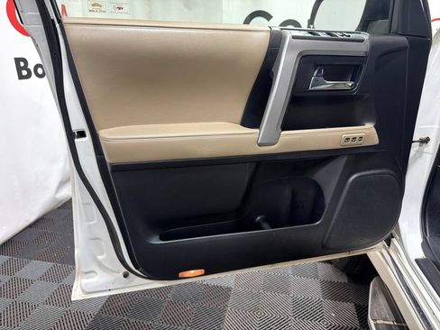 Used 2017 Toyota 4Runner Limited AWD/4WD image 23