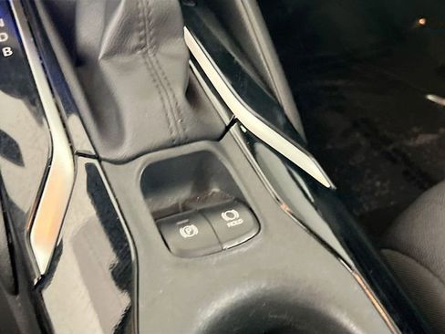 Used 2022 Toyota Corolla LE FWD image 15