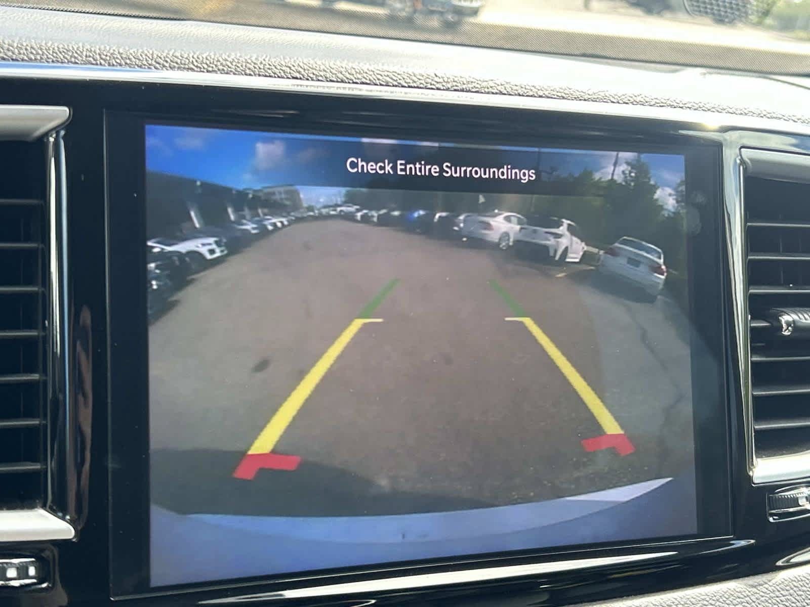 Used 2024 Chrysler Pacifica Touring-L FWD image 37