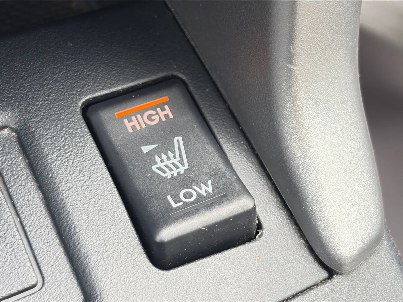 Used 2016 Subaru Forester 2.5i Premium w/ All-Weather Package AWD/4WD image 25