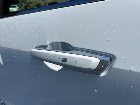 Used 2025 GMC Acadia Denali FWD image 25
