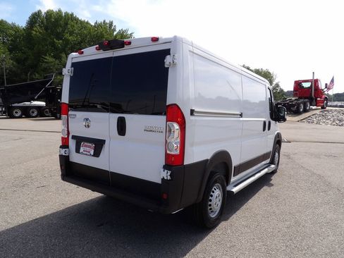 Used 2025 RAM ProMaster 2500 w/ U-Haul Equipment Group FWD image 7