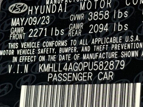 Used 2023 Hyundai Elantra SE image 31