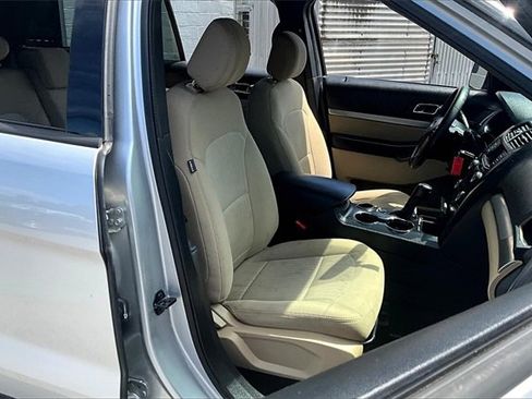 Used 2017 Ford Explorer Base image 7