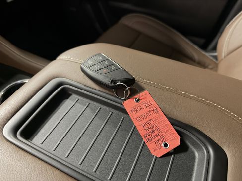 Used 2024 Chevrolet Tahoe High Country image 17