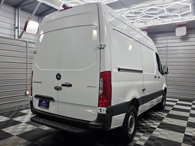 Used 2024 Mercedes-Benz Sprinter 2500 image 6