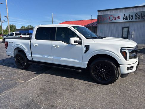 Used 2025 Ford F150 Lariat w/ Equipment Group 502A High AWD/4WD image 3
