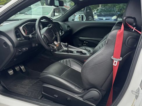Used 2016 Dodge Challenger SRT Hellcat RWD image 10