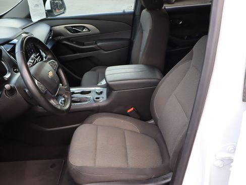 Used 2023 Chevrolet Traverse LT AWD/4WD image 16