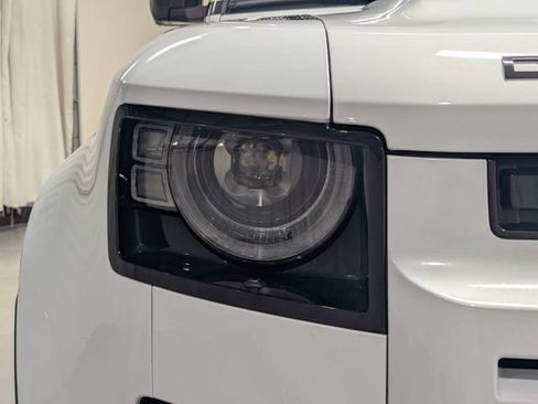 Used 2023 Land Rover Defender 110 V8 AWD/4WD image 30