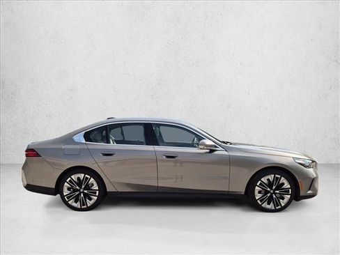 Used 2026 BMW 540i xDrive AWD/4WD image 4