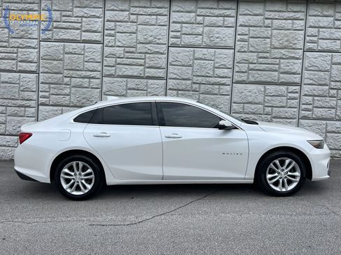 Used 2016 Chevrolet Malibu LT w/ Leather Package FWD image 8
