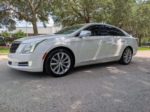 Used 2016 Cadillac XTS Luxury w/ Driver Awareness Package FWD image 3