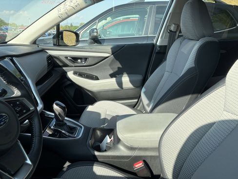Used 2022 Subaru Outback Premium AWD/4WD image 7