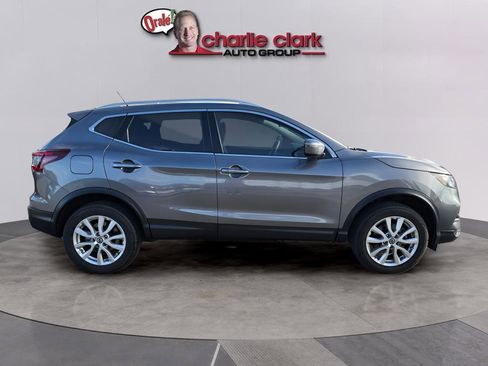 Used 2020 Nissan Rogue Sport SV image 7